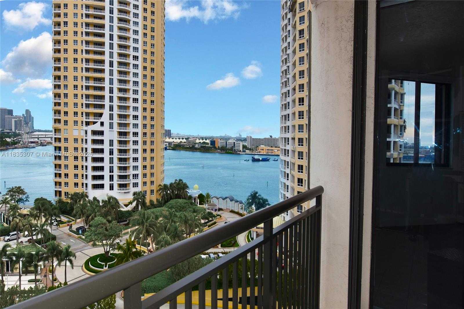 Small Image of 540 BRICKELL KEY DR #1414, Miami Number 4