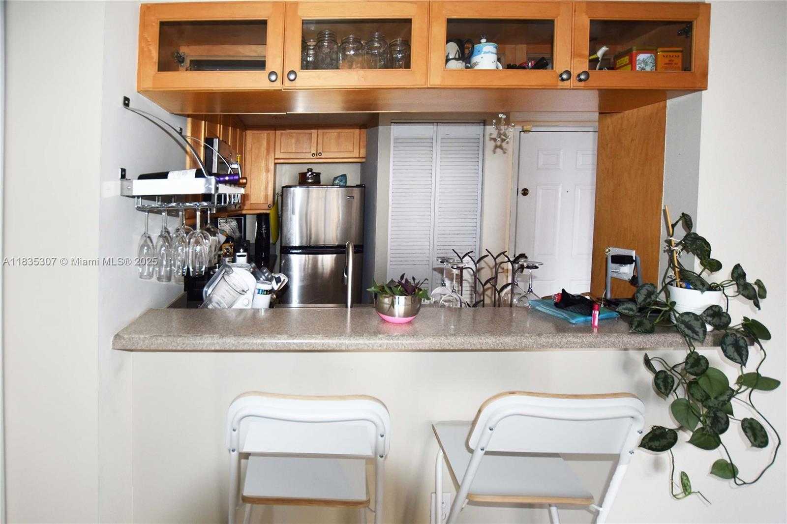 Small Image of 540 BRICKELL KEY DR #1414, Miami Number 7