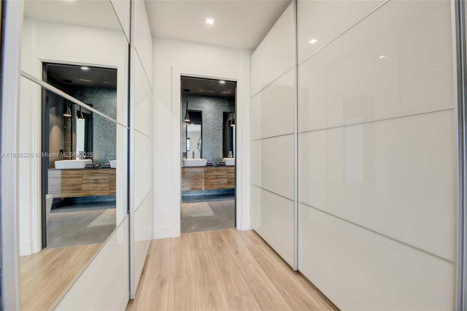 Small Image of 2117 NORTH EAST 62ND ST, Fort Lauderdale Number 25