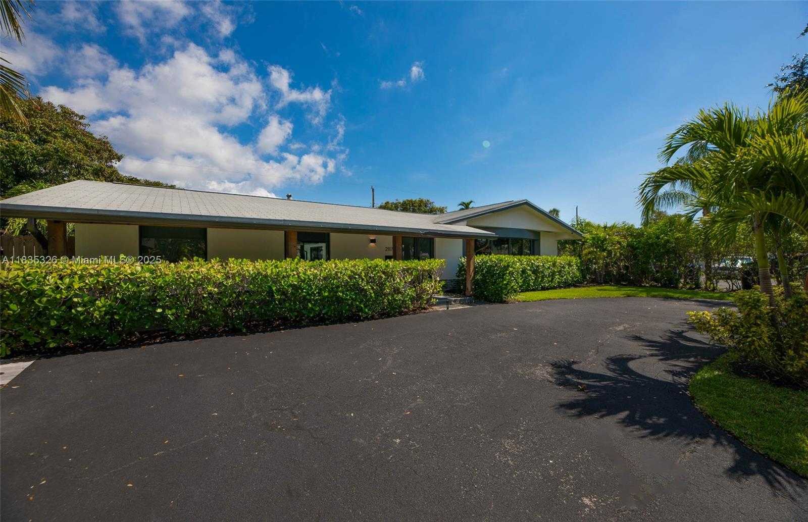 Small Image of 2117 NORTH EAST 62ND ST, Fort Lauderdale Number 4