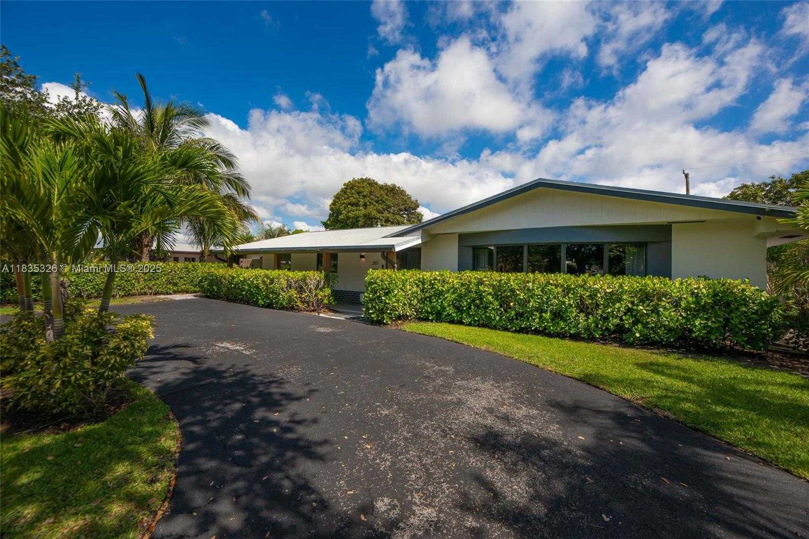 Small Image of 2117 NORTH EAST 62ND ST, Fort Lauderdale Number 5