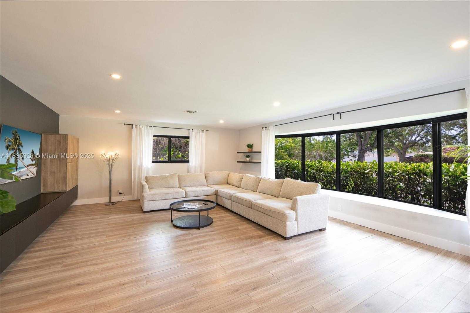 Small Image of 2117 NORTH EAST 62ND ST, Fort Lauderdale Number 8