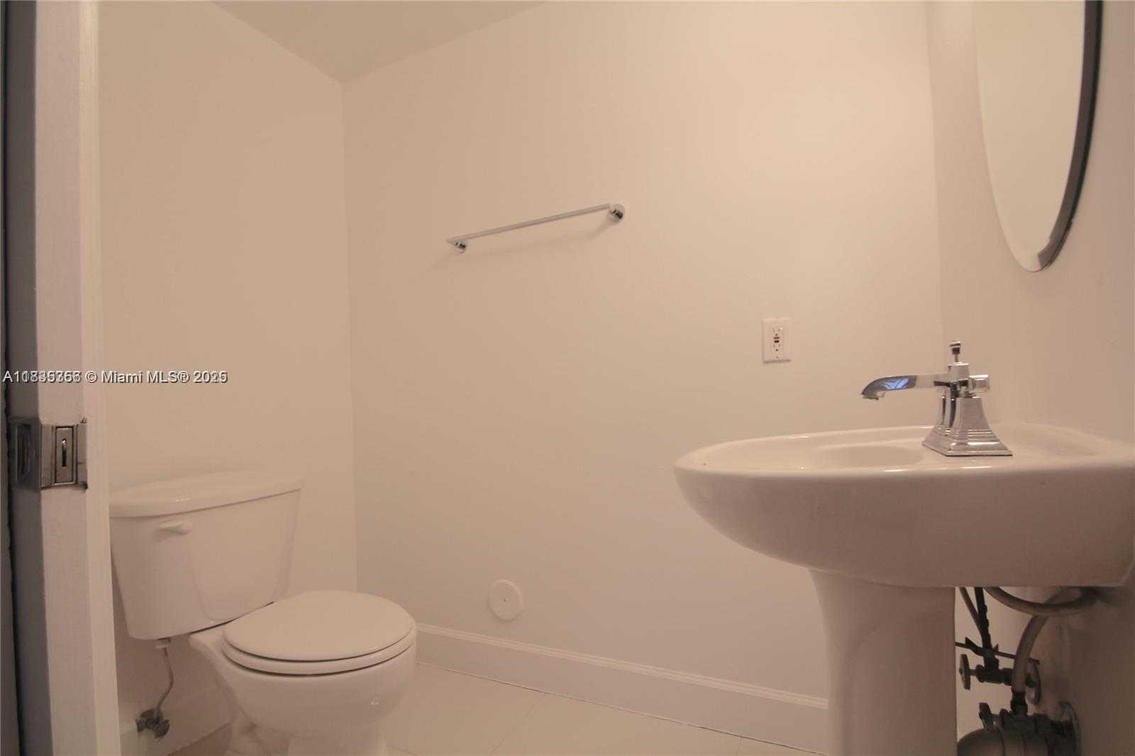 Small Image of 6362 COLLINS AVE #301, Miami Beach Number 15