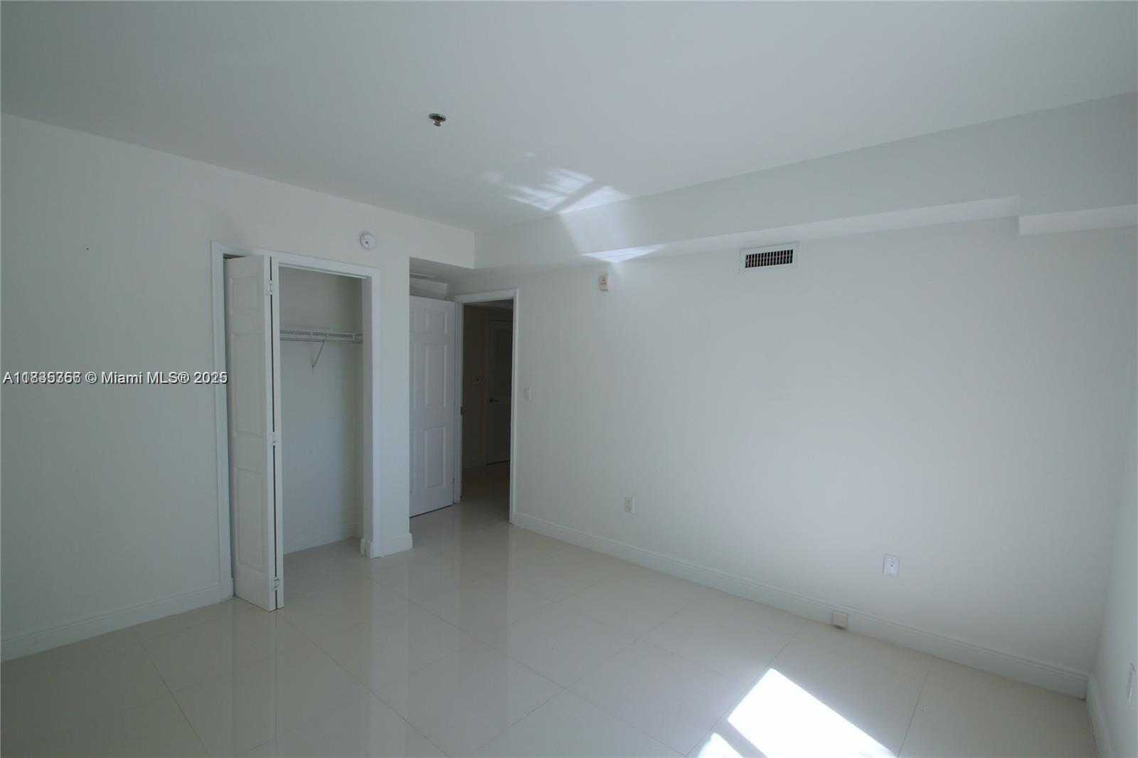 Small Image of 6362 COLLINS AVE #301, Miami Beach Number 19