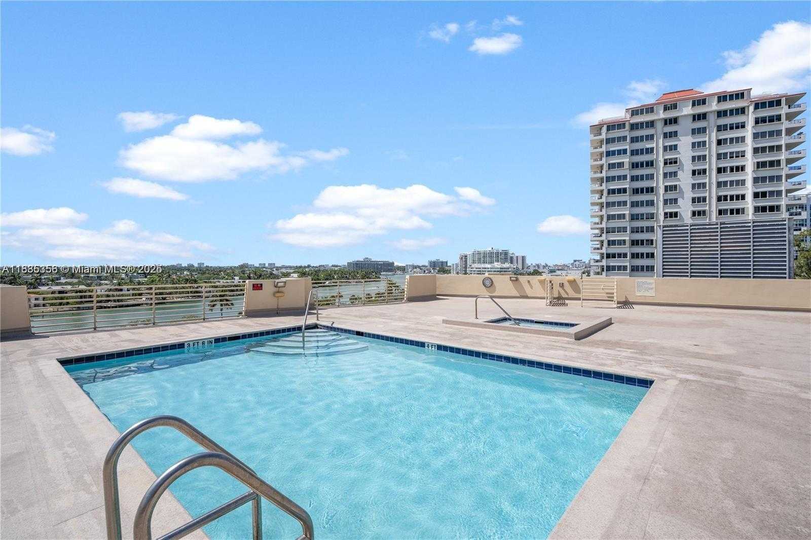 Small Image of 6362 COLLINS AVE #301, Miami Beach Number 3