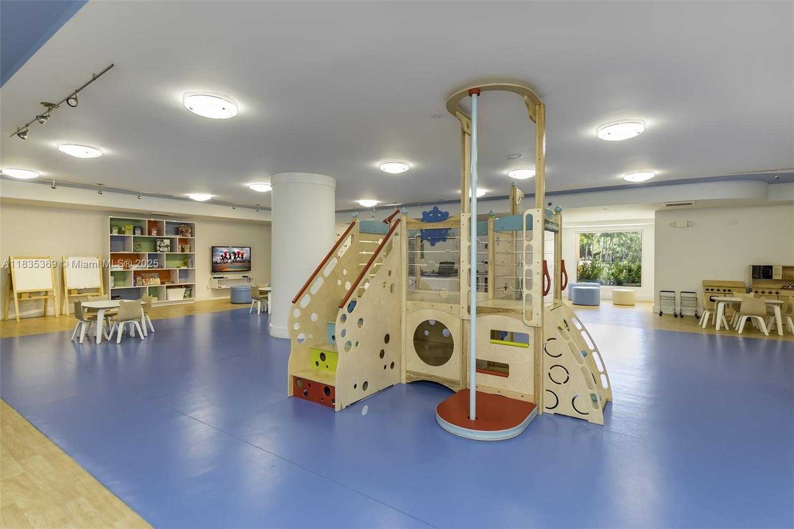 Small Image of 701 CRANDON BLVD #402, Key Biscayne Number 21