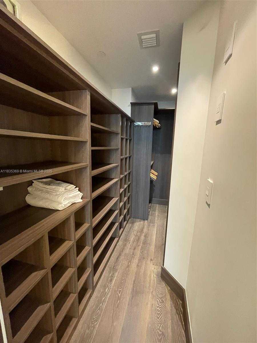 Small Image of 701 CRANDON BLVD #402, Key Biscayne Number 5