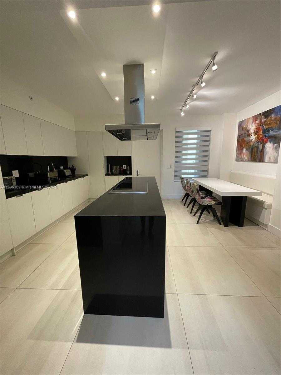 Small Image of 701 CRANDON BLVD #402, Key Biscayne Number 8