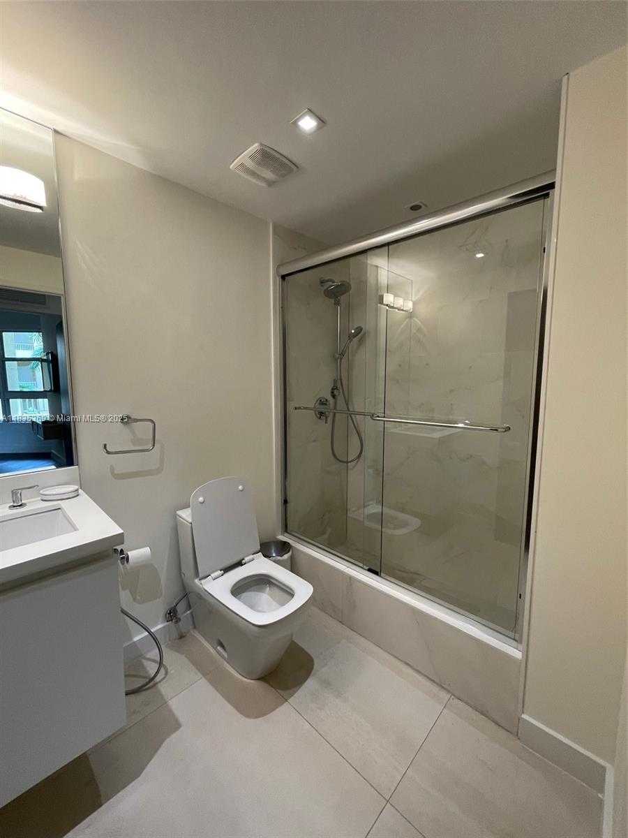 Small Image of 701 CRANDON BLVD #402, Key Biscayne Number 9