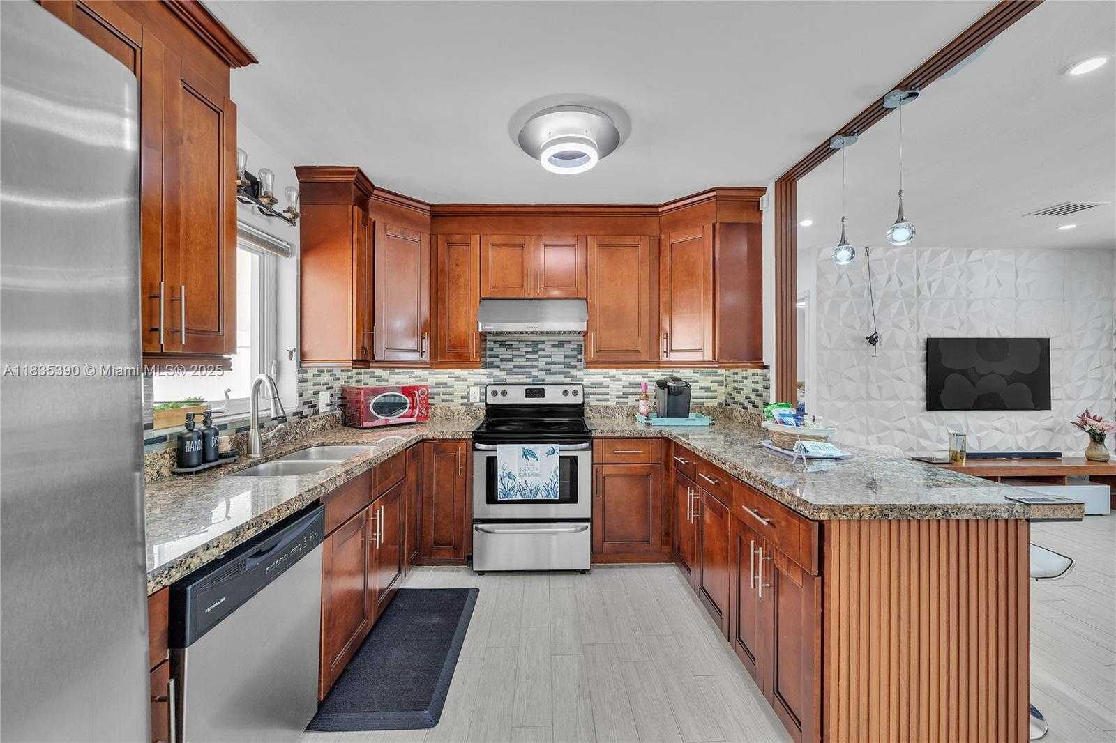 Small Image of 1020 SOUTH WEST 4TH AVE #N/A, Fort Lauderdale Number 6
