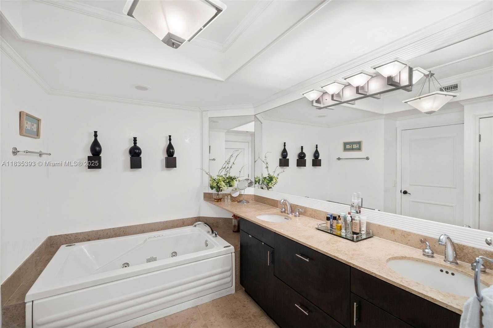 Small Image of 4779 COLLINS AVE #2203, Miami Beach Number 19