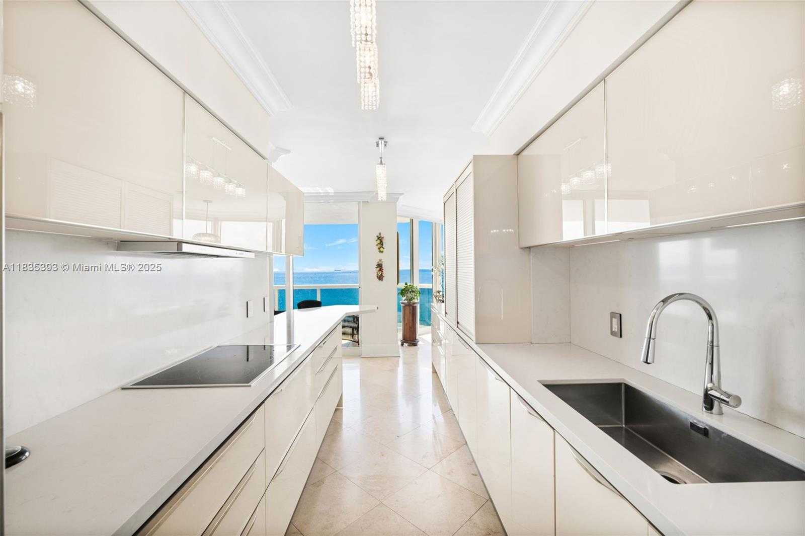 Small Image of 4779 COLLINS AVE #2203, Miami Beach Number 7