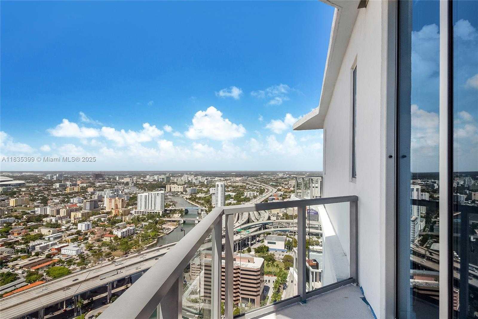 Small Image of 185 SOUTH WEST 7TH ST #4401, Miami Number 11