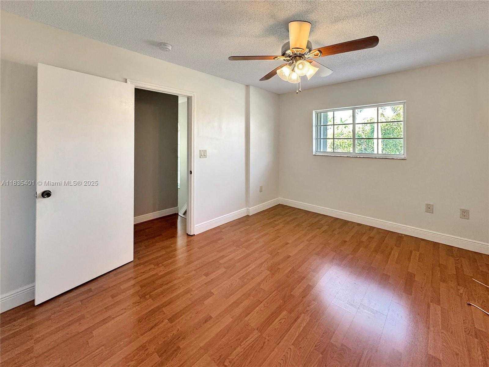 Small Image of 3834 SOUTH WEST 153RD PL #., Miami Number 12
