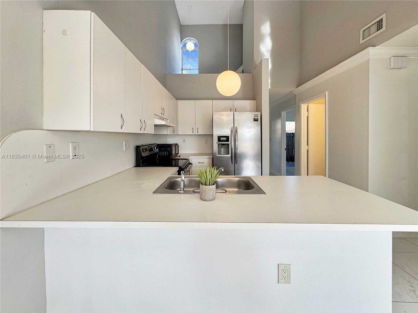 Small Image of 3834 SOUTH WEST 153RD PL #., Miami Number 2