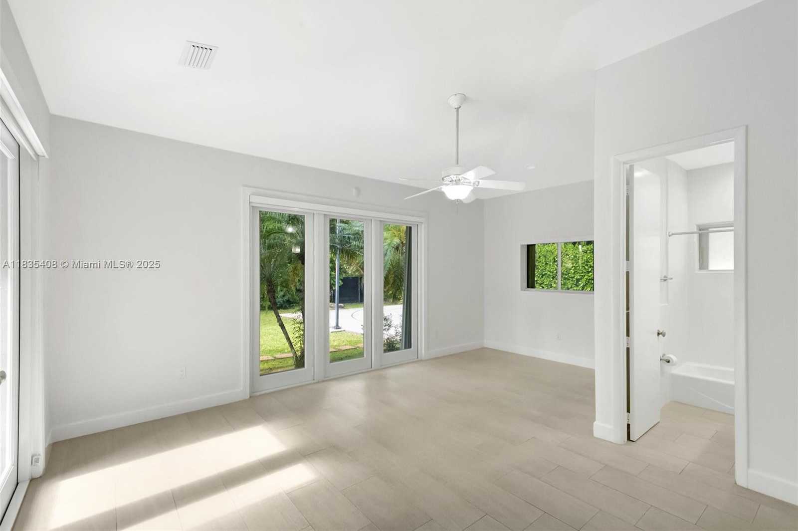 Small Image of 5765 SOUTH WEST 84TH ST, South Miami Number 17