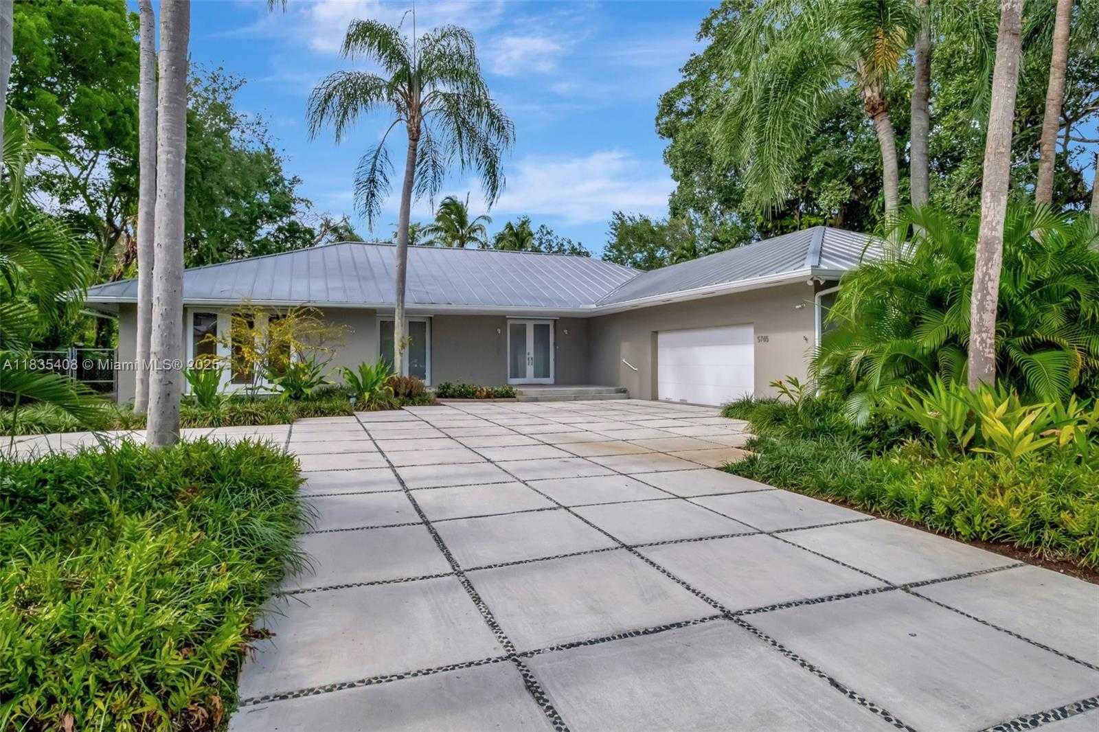 Small Image of 5765 SOUTH WEST 84TH ST, South Miami Number 2