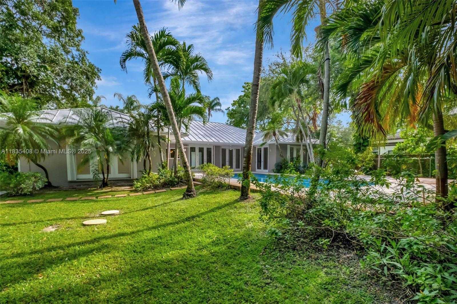 Small Image of 5765 SOUTH WEST 84TH ST, South Miami Number 29