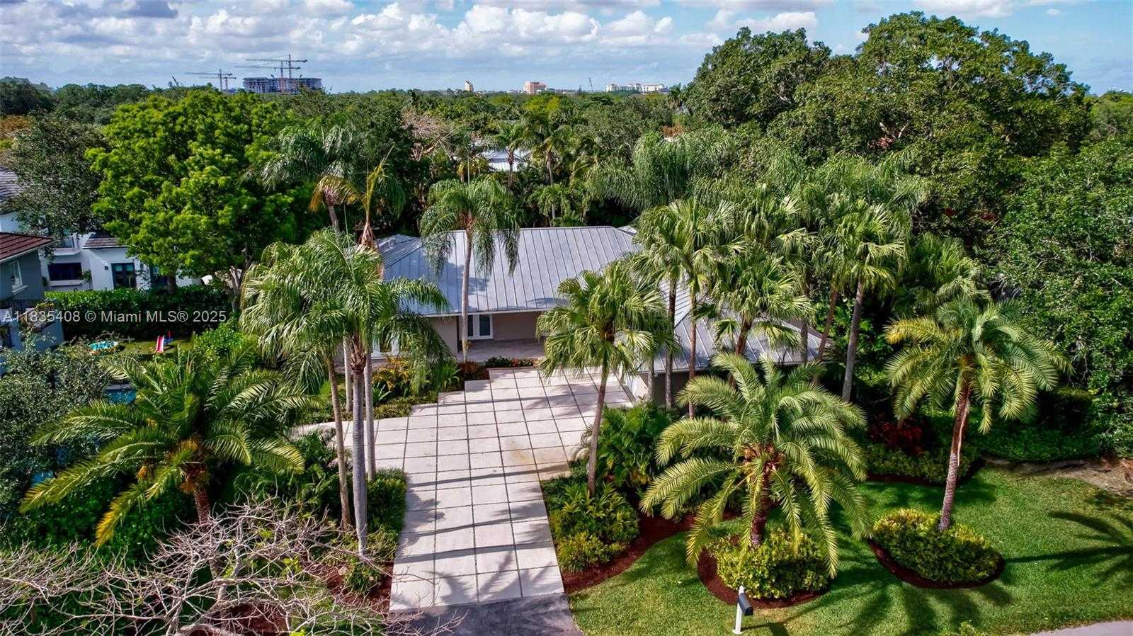 Small Image of 5765 SOUTH WEST 84TH ST, South Miami Number 34