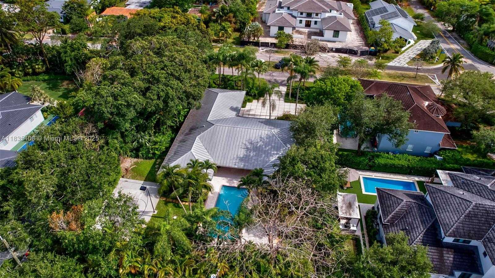 Small Image of 5765 SOUTH WEST 84TH ST, South Miami Number 36