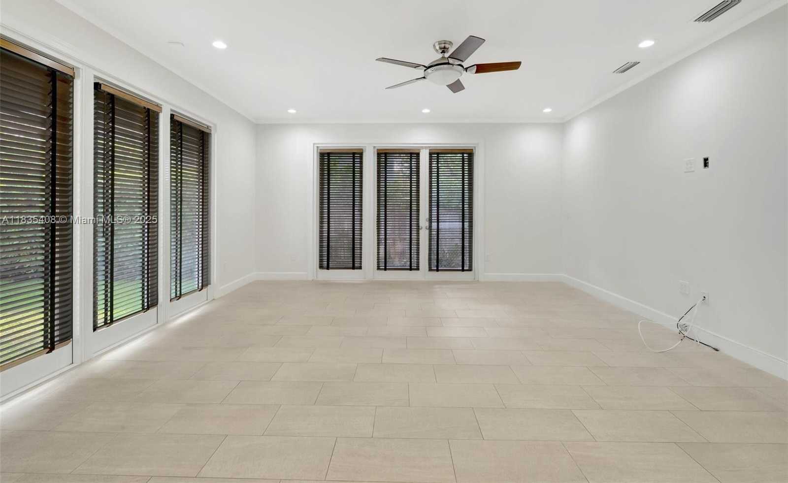 Small Image of 5765 SOUTH WEST 84TH ST, South Miami Number 9