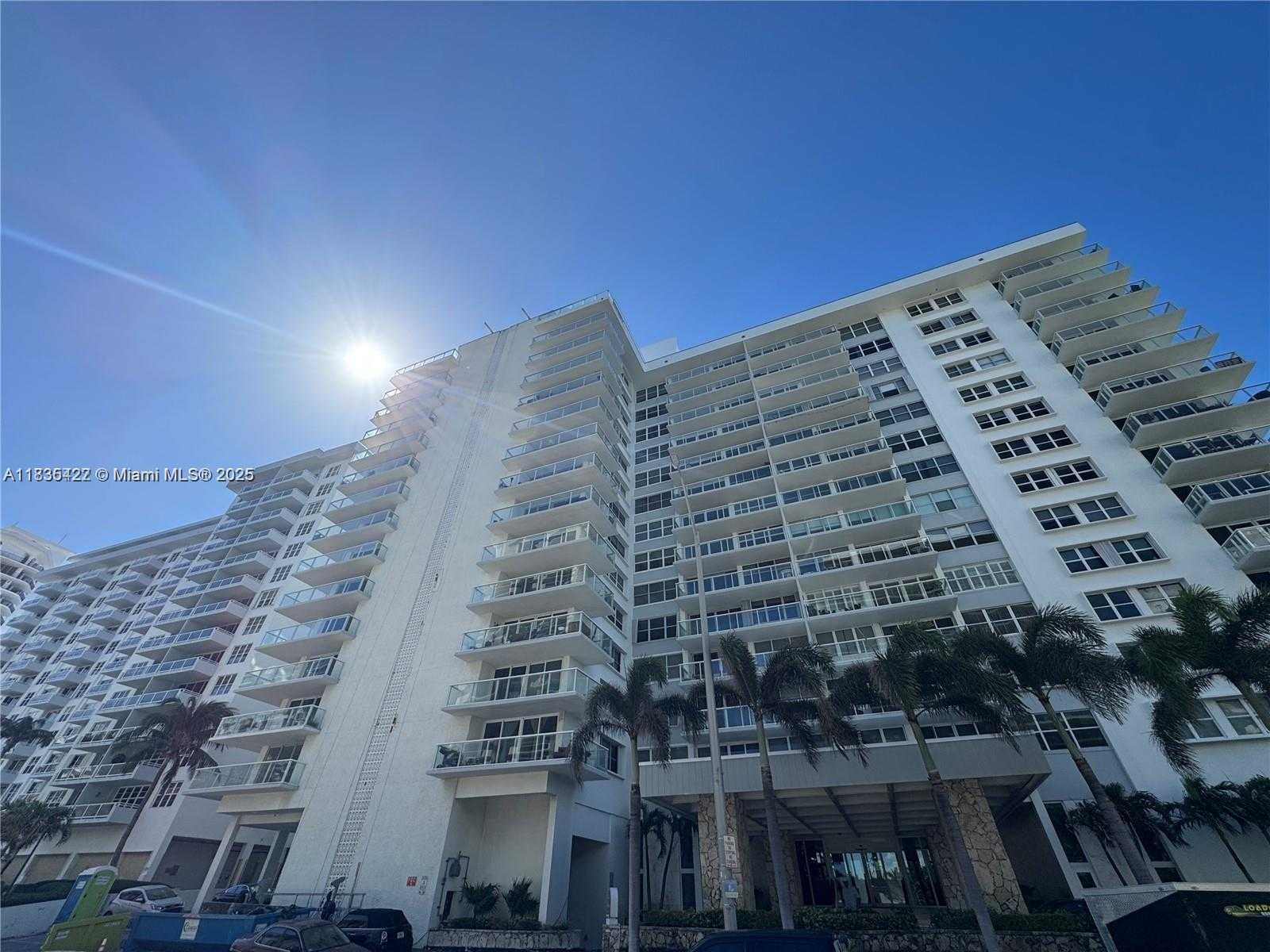 Small Image of 5750 COLLINS AVE #4F, Miami Beach Number 4