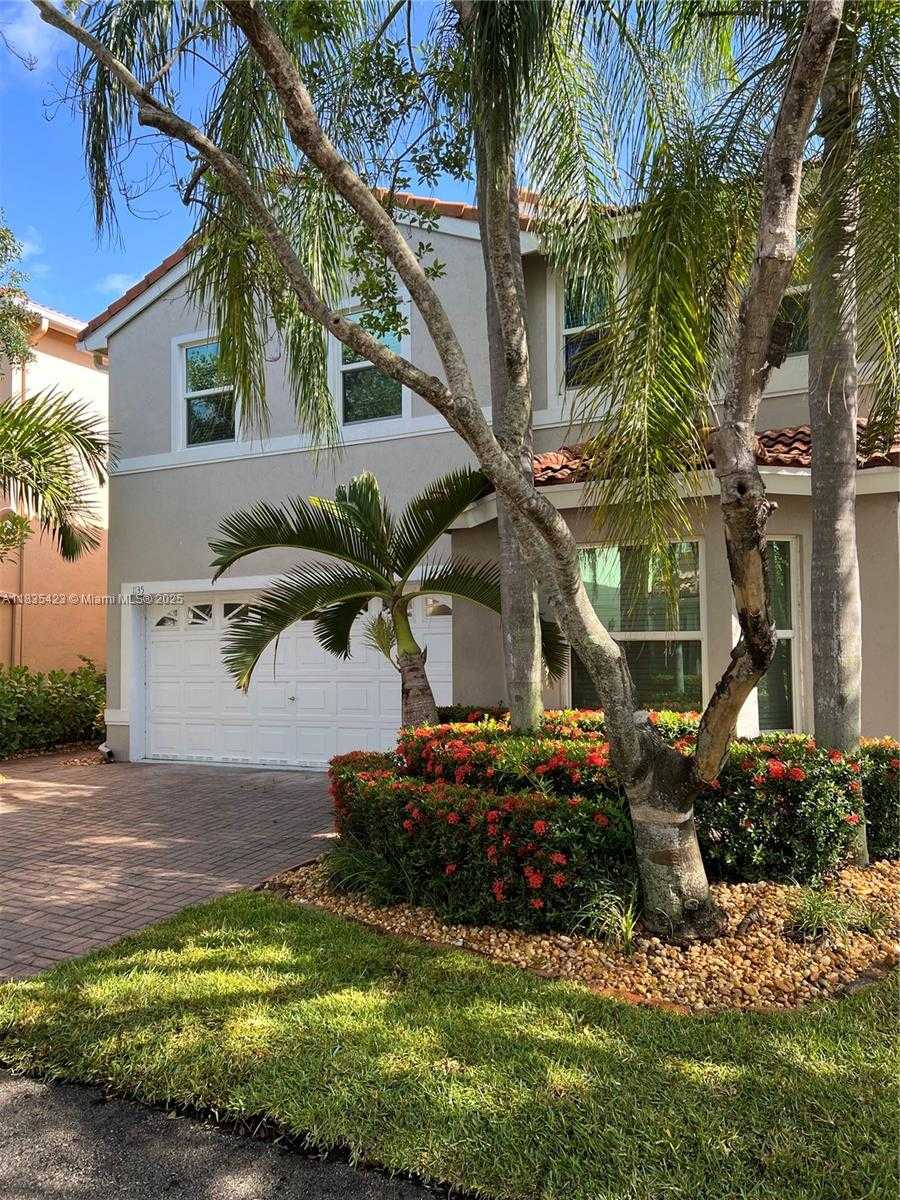 Small Image of 1135 PIN OAK ST, Hollywood Number 2