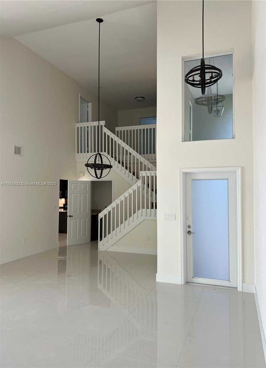 Small Image of 1135 PIN OAK ST, Hollywood Number 9
