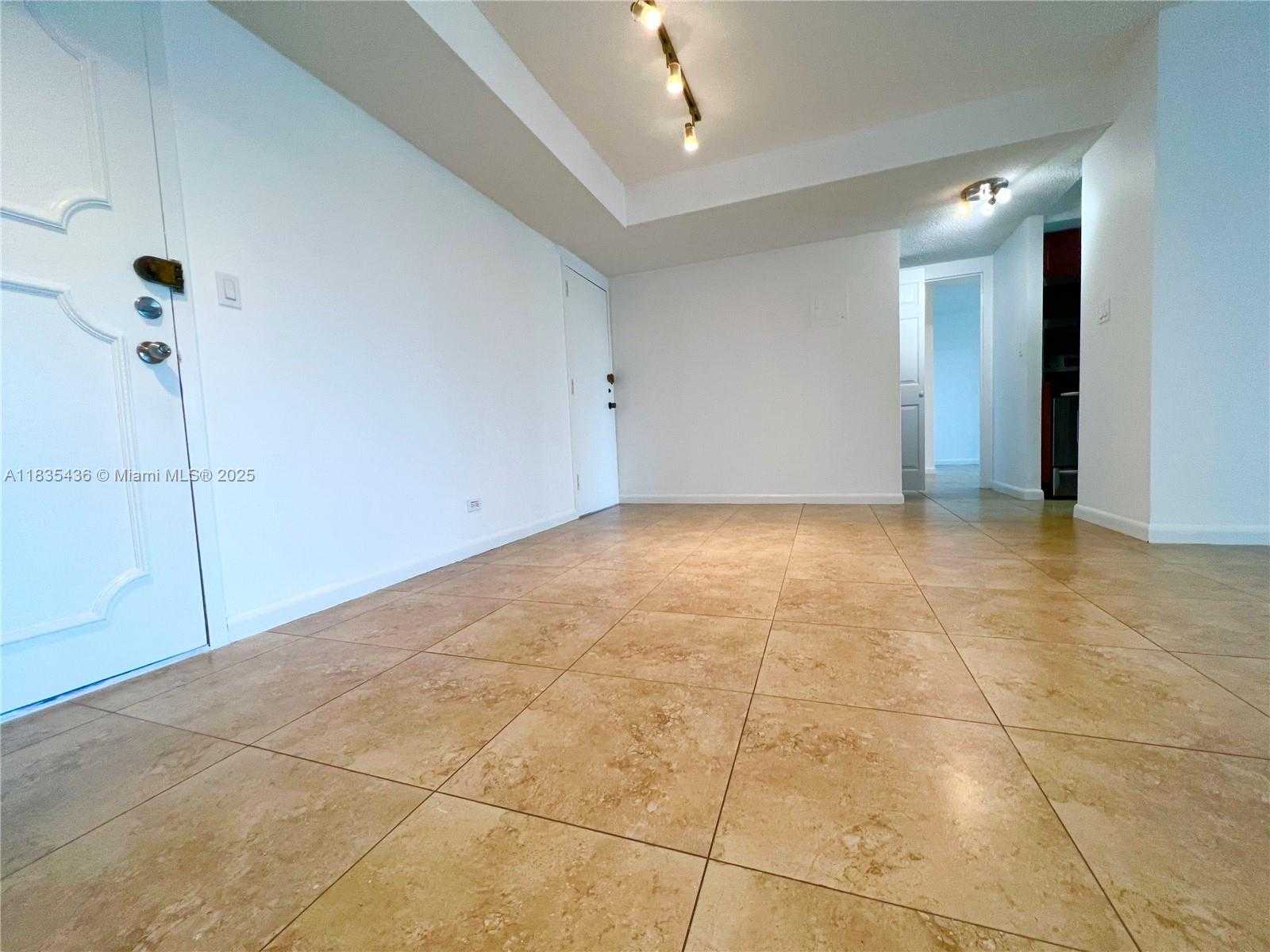 Small Image of 230 174TH ST #M01, Sunny Isles Beach Number 10