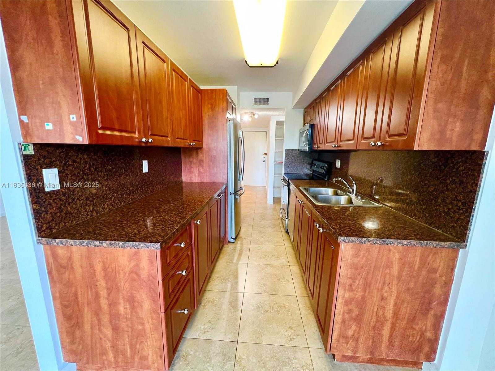Small Image of 230 174TH ST #M01, Sunny Isles Beach Number 11