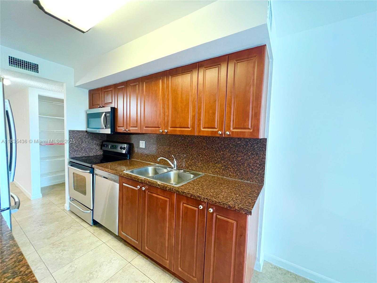 Small Image of 230 174TH ST #M01, Sunny Isles Beach Number 12