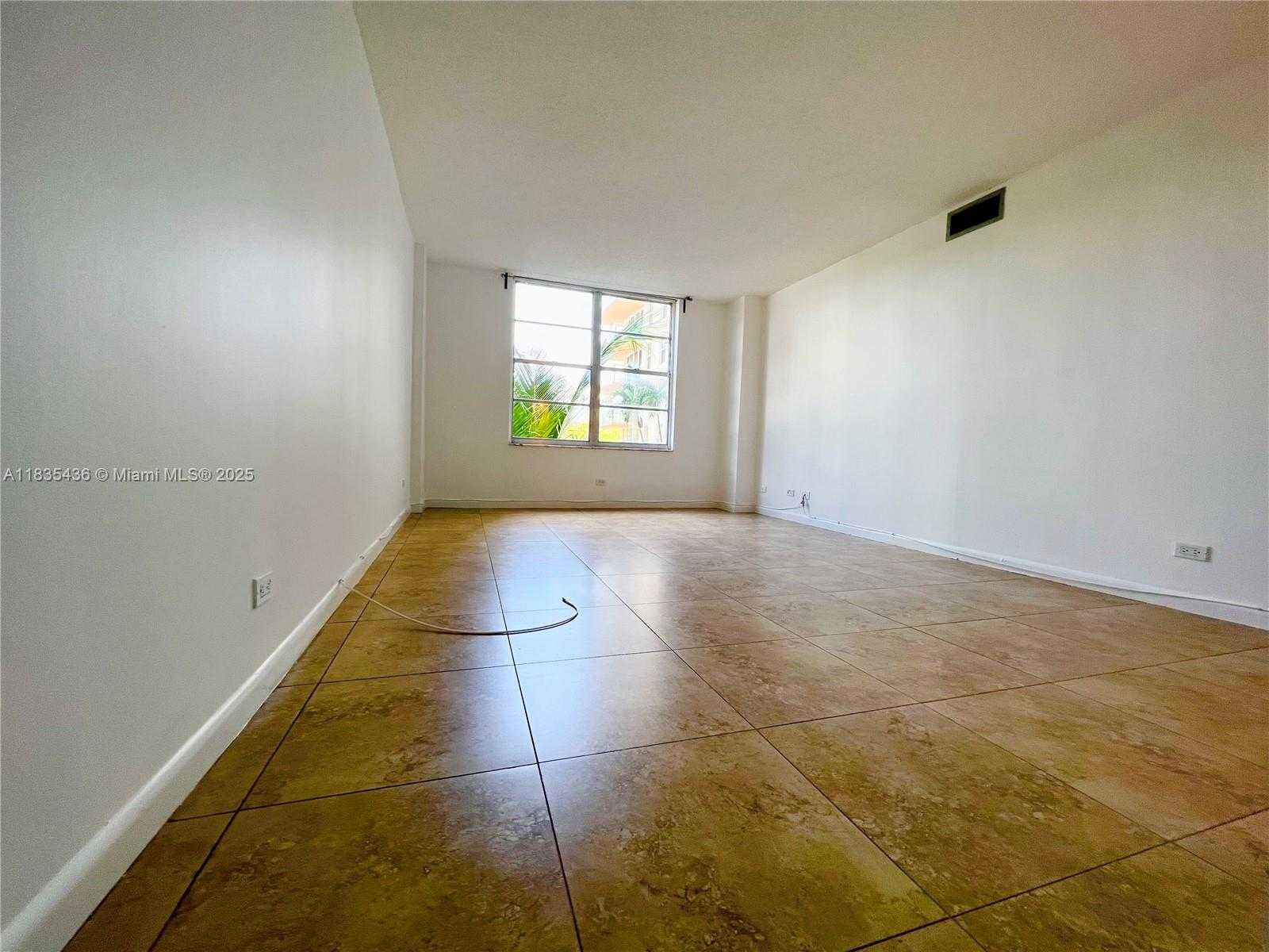 Small Image of 230 174TH ST #M01, Sunny Isles Beach Number 14