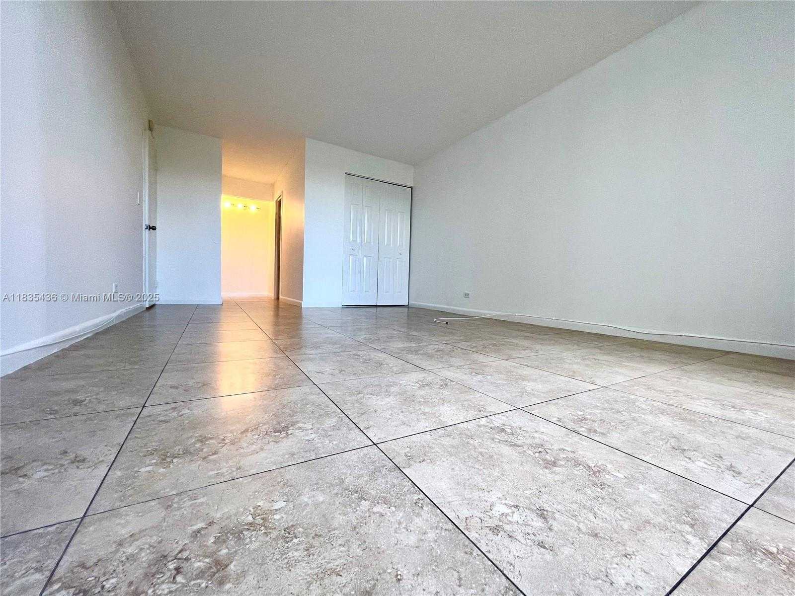 Small Image of 230 174TH ST #M01, Sunny Isles Beach Number 15