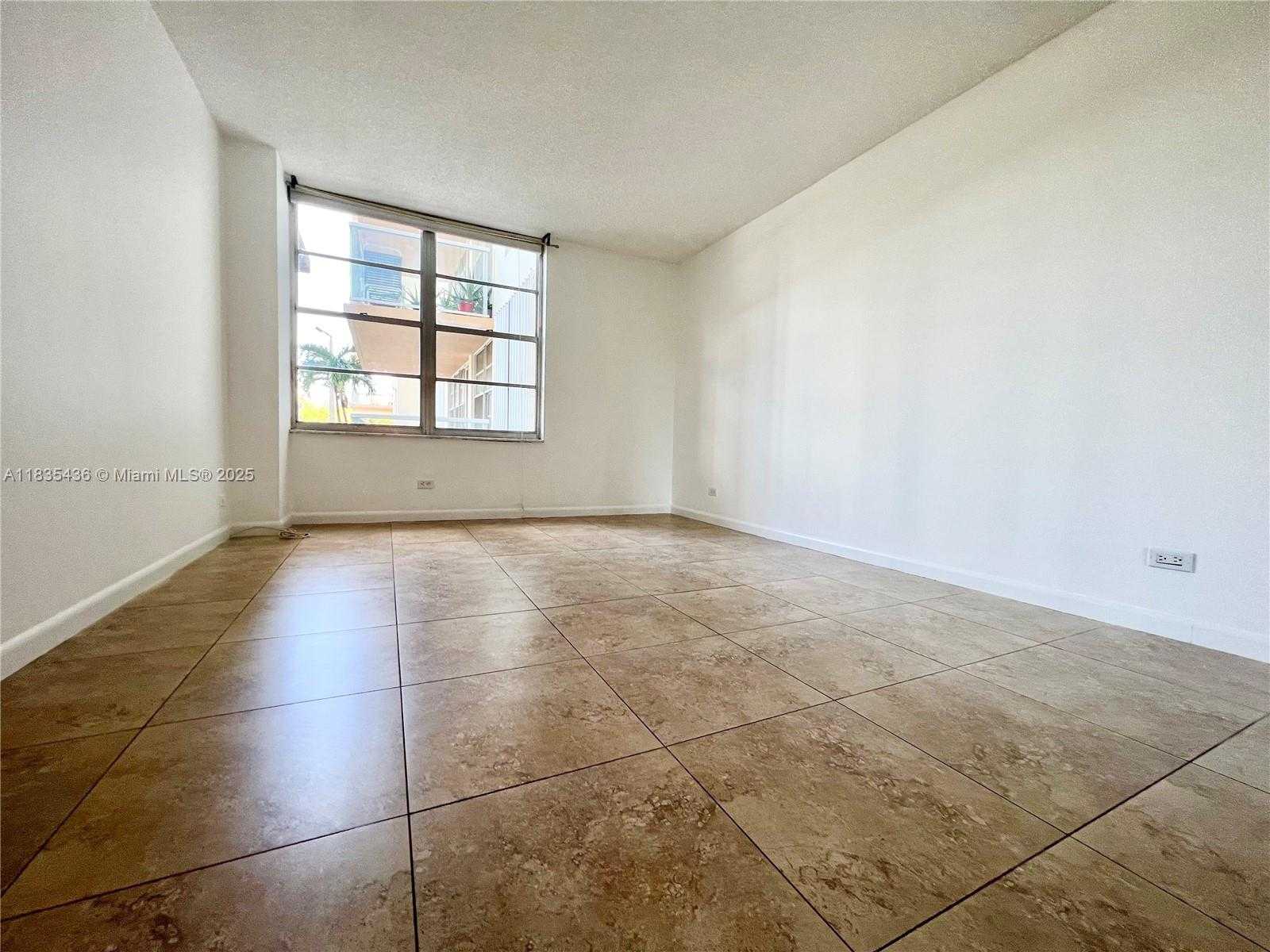 Small Image of 230 174TH ST #M01, Sunny Isles Beach Number 19