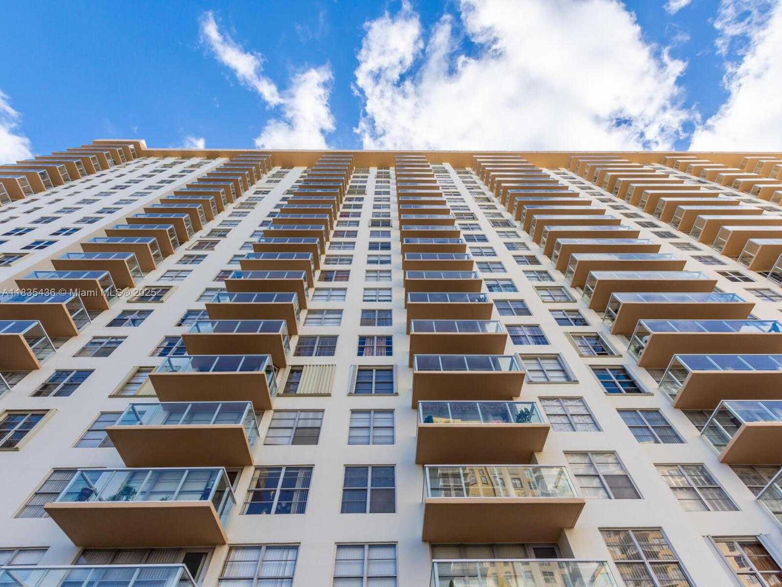 Small Image of 230 174TH ST #M01, Sunny Isles Beach Number 26