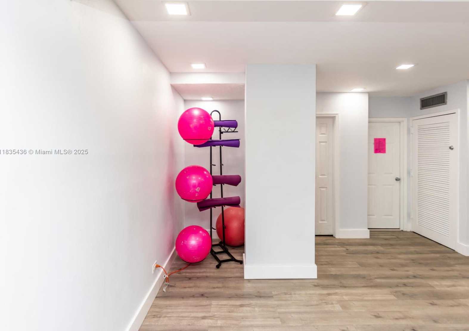 Small Image of 230 174TH ST #M01, Sunny Isles Beach Number 36