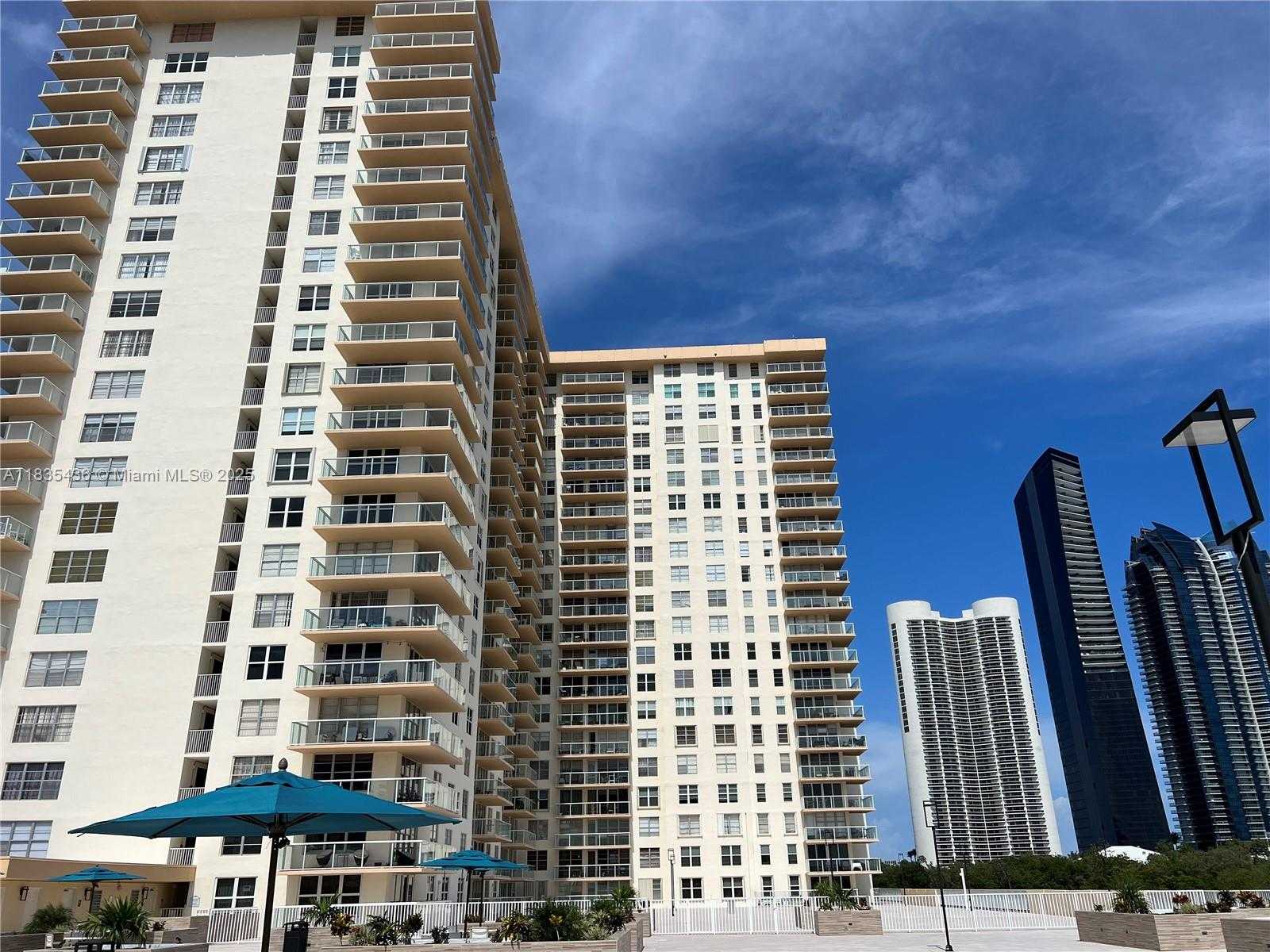 Small Image of 230 174TH ST #M01, Sunny Isles Beach Number 4
