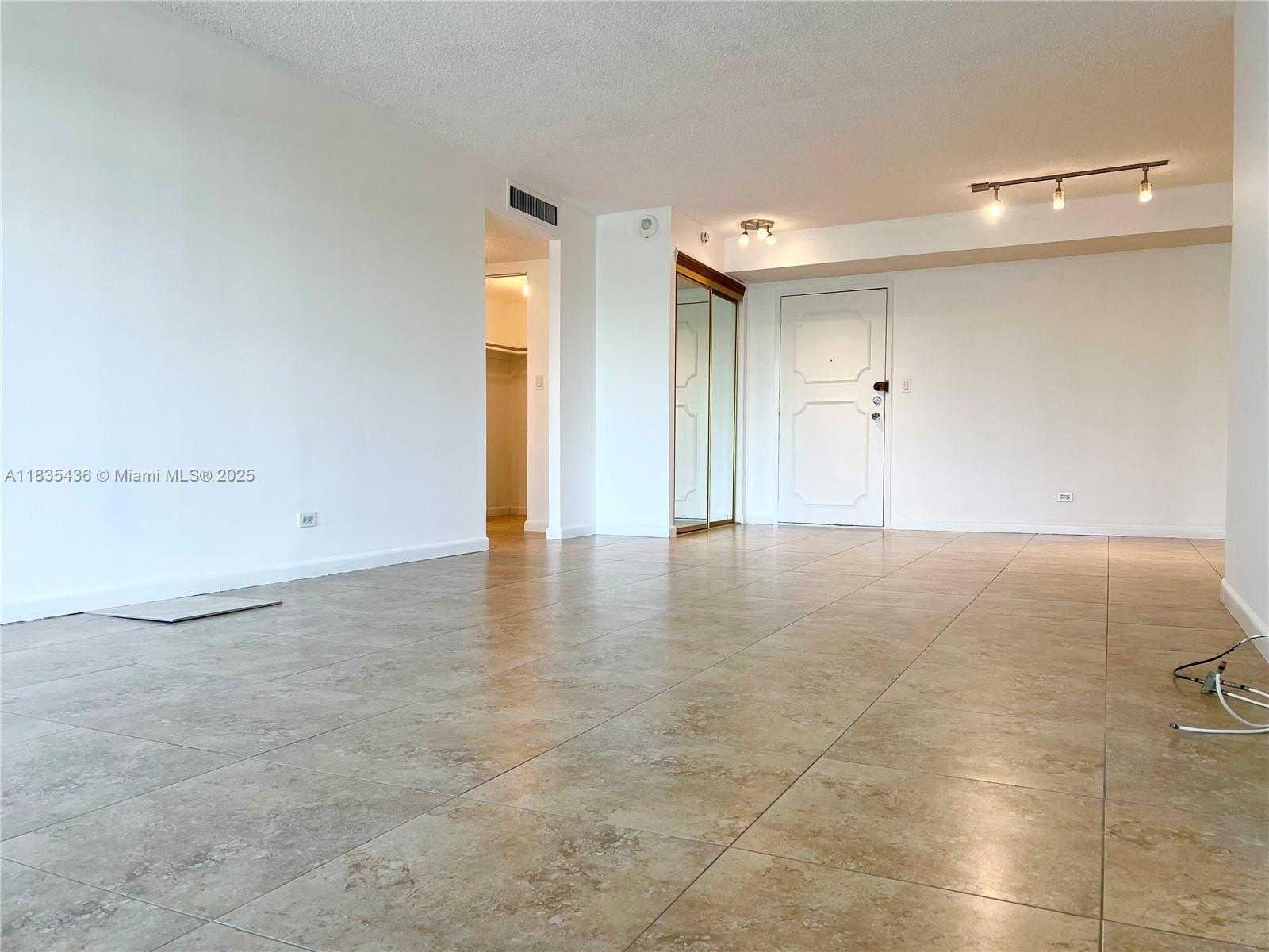Small Image of 230 174TH ST #M01, Sunny Isles Beach Number 9
