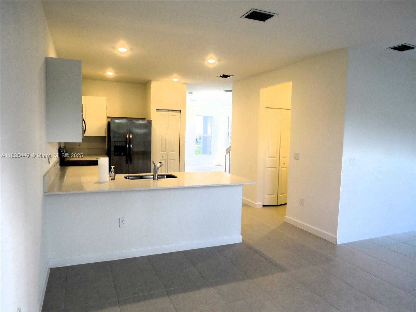 Small Image of 18417 SOUTH WEST 1ST ST #18417, Pembroke Pines Number 11