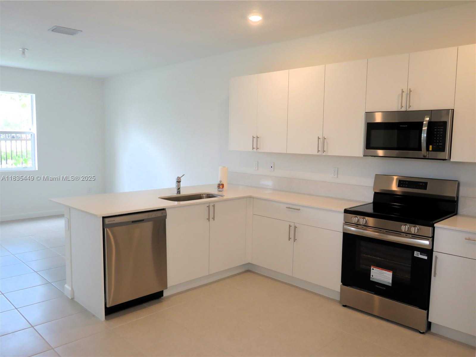 Small Image of 18417 SOUTH WEST 1ST ST #18417, Pembroke Pines Number 7