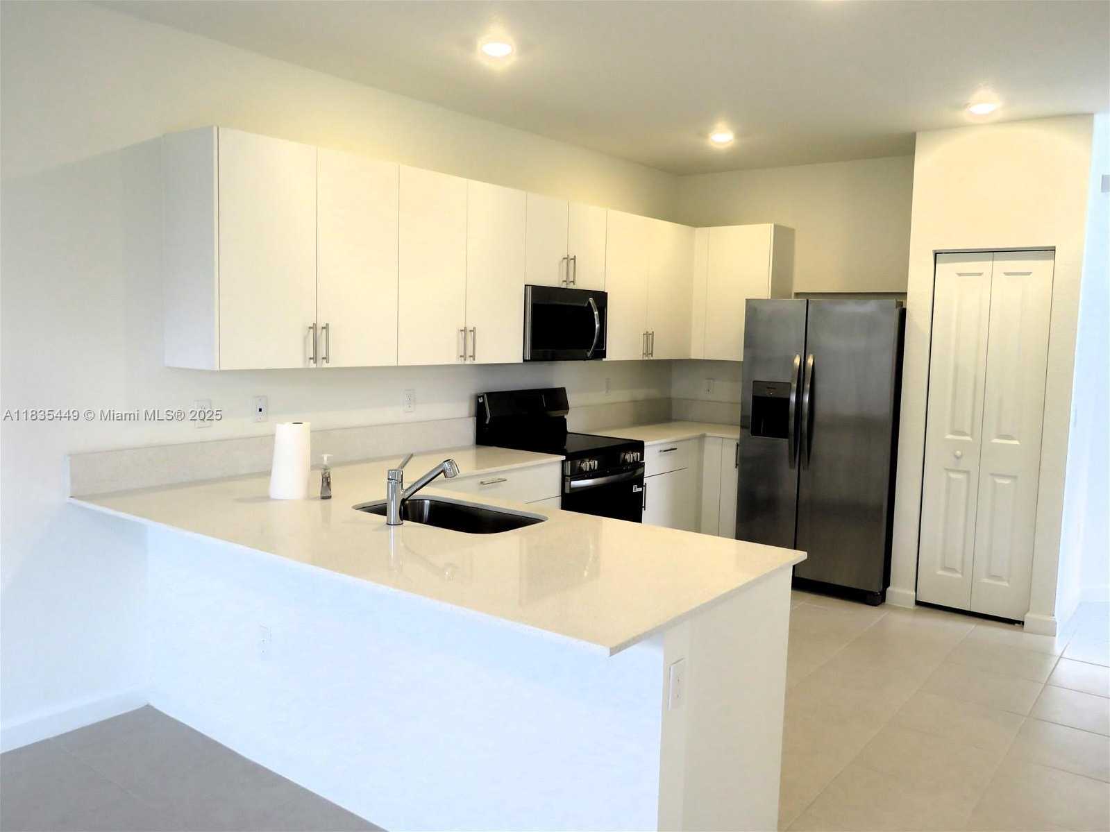 Small Image of 18417 SOUTH WEST 1ST ST #18417, Pembroke Pines Number 8