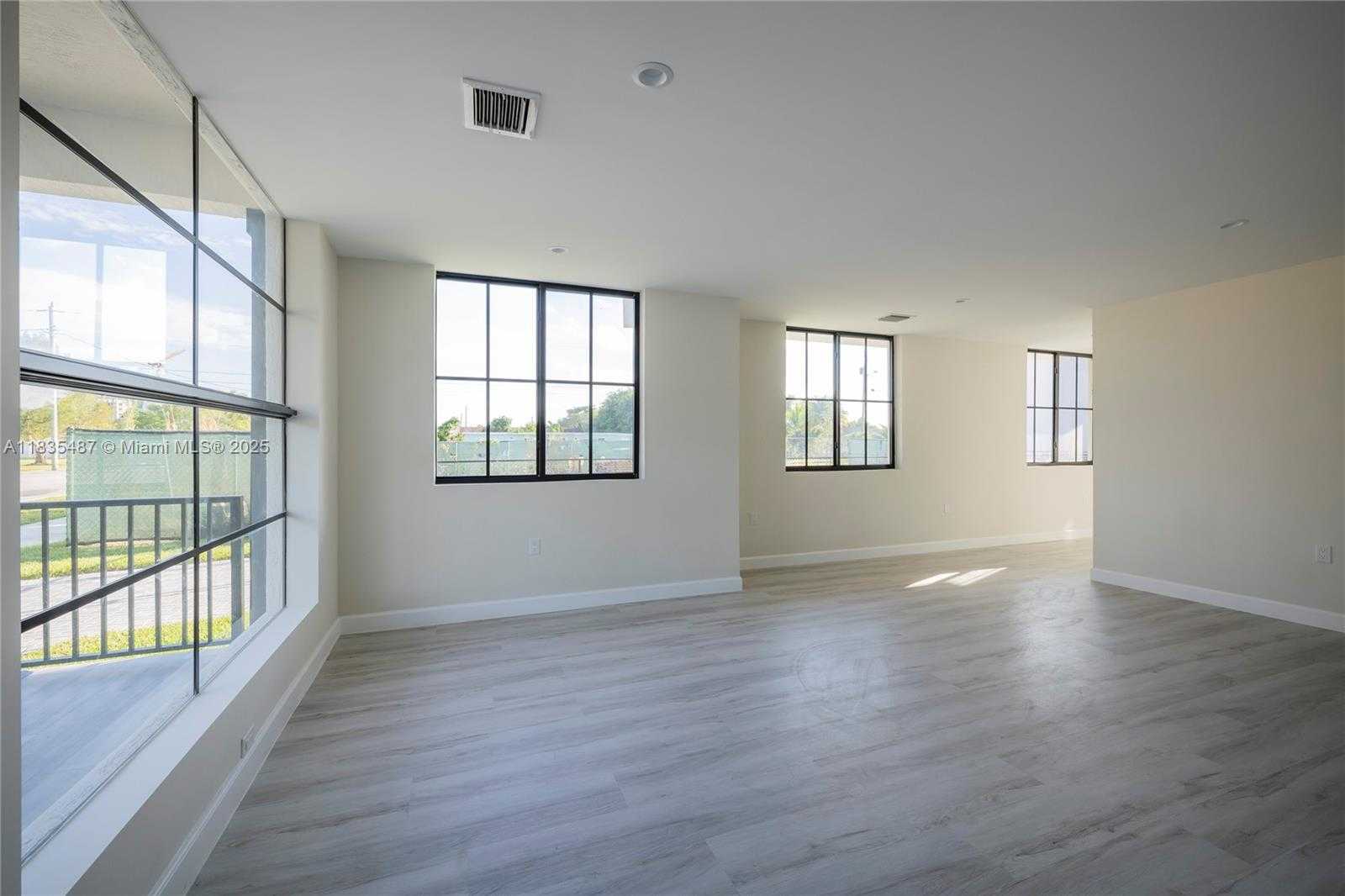 Small Image of 18020 SOUTH WEST 103RD AVE, Miami Number 10