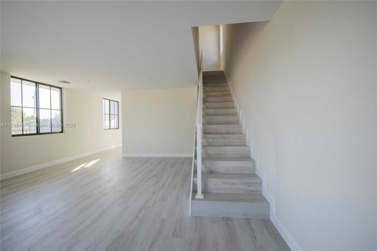Small Image of 18020 SOUTH WEST 103RD AVE, Miami Number 11