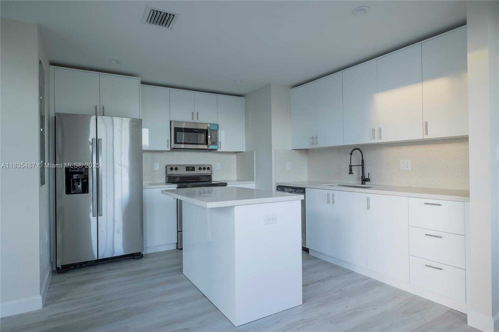Small Image of 18020 SOUTH WEST 103RD AVE, Miami Number 12