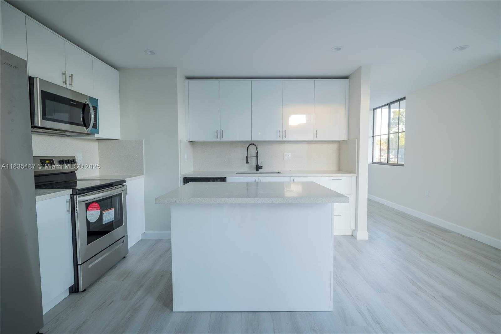 Small Image of 18020 SOUTH WEST 103RD AVE, Miami Number 13