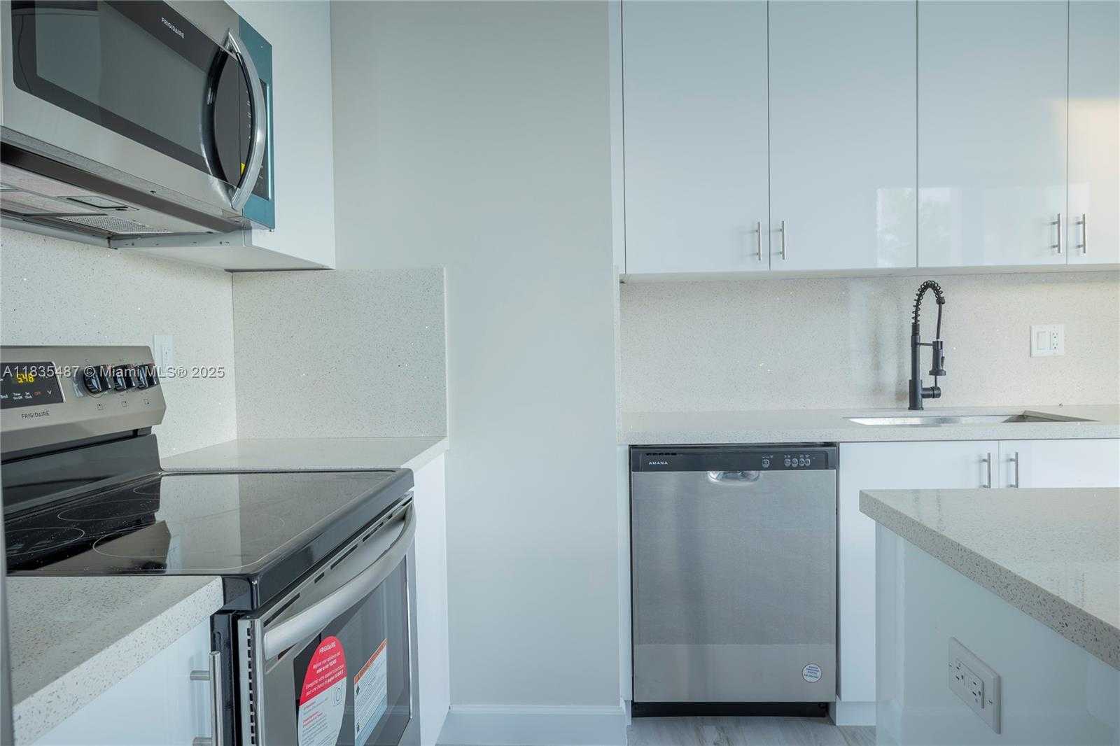 Small Image of 18020 SOUTH WEST 103RD AVE, Miami Number 15