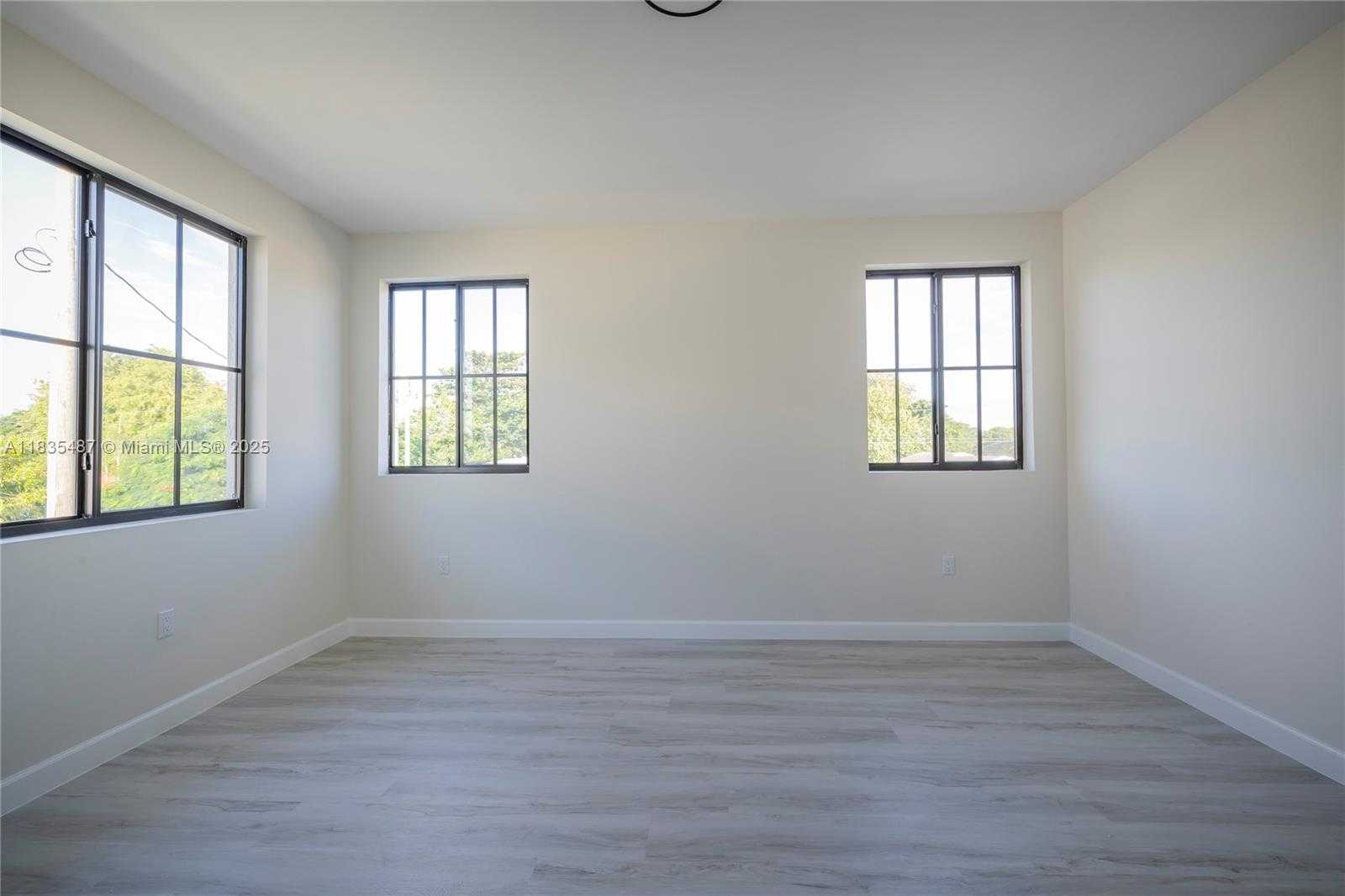 Small Image of 18020 SOUTH WEST 103RD AVE, Miami Number 17