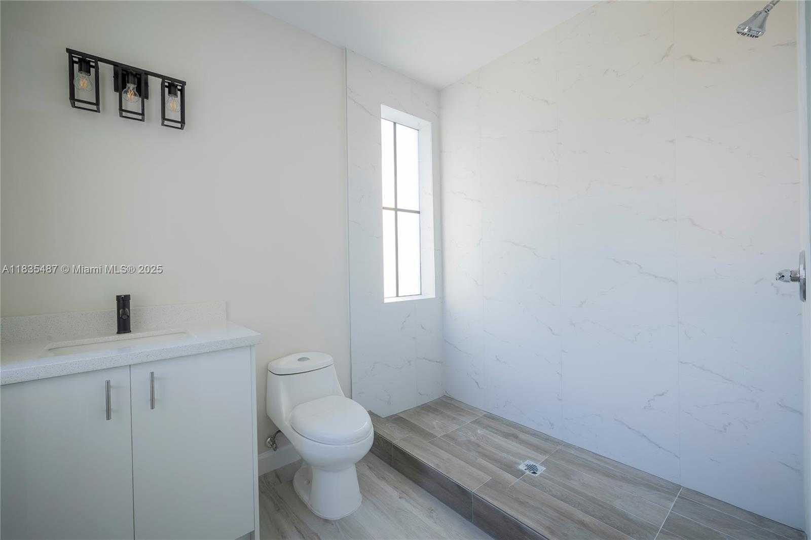 Small Image of 18020 SOUTH WEST 103RD AVE, Miami Number 21
