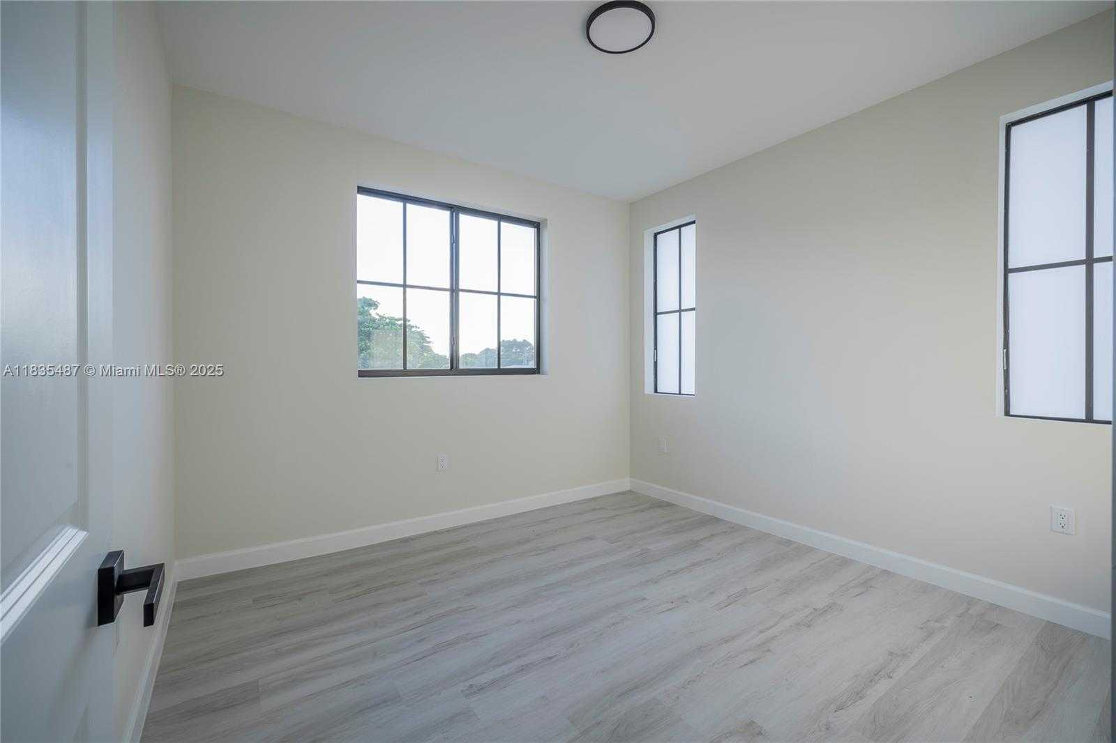 Small Image of 18020 SOUTH WEST 103RD AVE, Miami Number 27