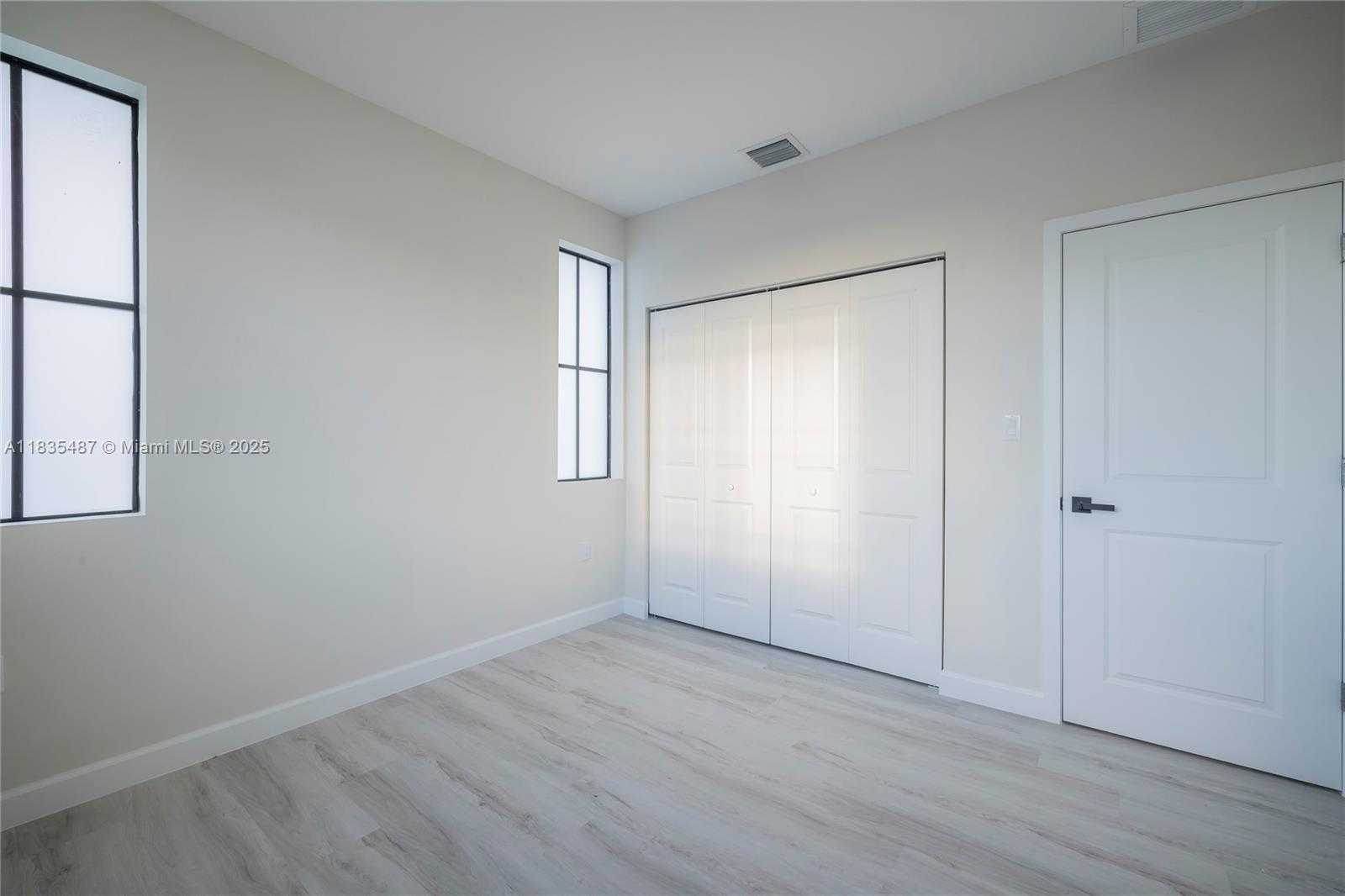 Small Image of 18020 SOUTH WEST 103RD AVE, Miami Number 29